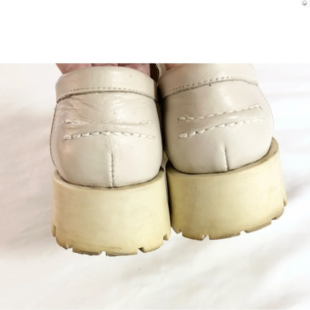 Steve Madden Lawrence chunky Off-White Loafers with gold Detail size 9